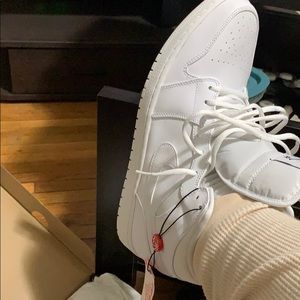 Air Jordan mid 1 retro white size 13